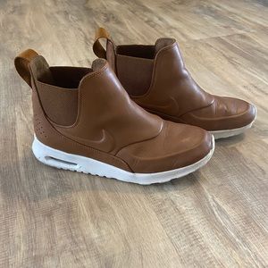 Nike Women’s Air Max Thea Mid Boots